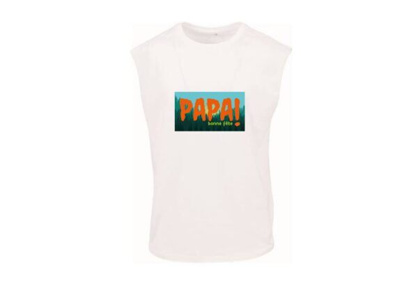 le débardeur Papa Forest personnalisé à l'occasion de la fête des pères est un débardeur blanc avec un motif rectangulaire dans lequel il y a une forêt en fond est au dessus écrit en Orange le mot PAPA en grand et bone fête en vert vif mais plus petit