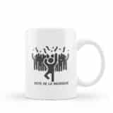 Tasse foule en fête