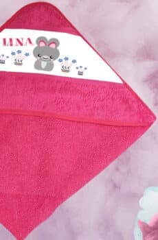 Cape de bain personnalisée rose lapin