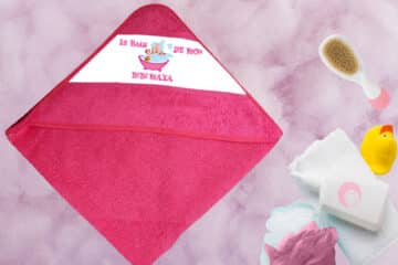 Cape de bain personnalisée rose