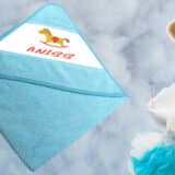 cape de bain personnalisée bleue cheval