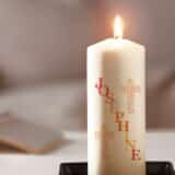 Bougie personnalisée prénom croix colorée – Image 4