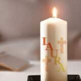 Bougie personnalisée prénom croix colorée – Image 3
