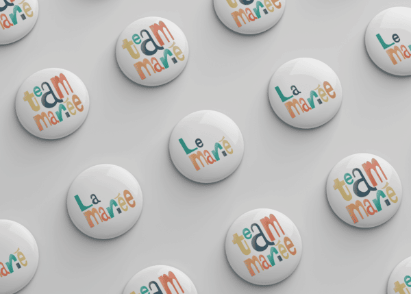 Badge team mariée- lettre en couleurs