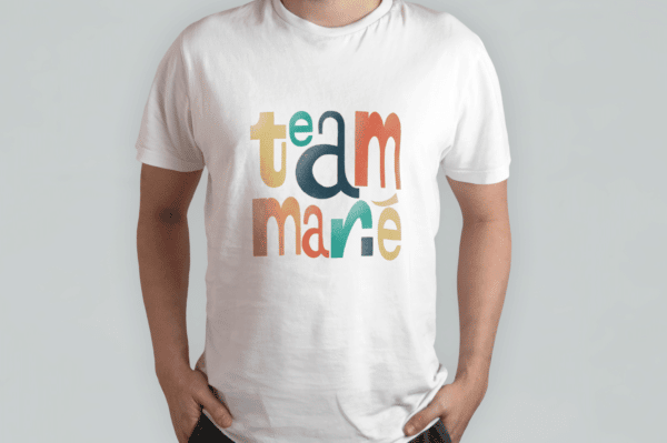 T-shirt team marié- lettre en couleurs