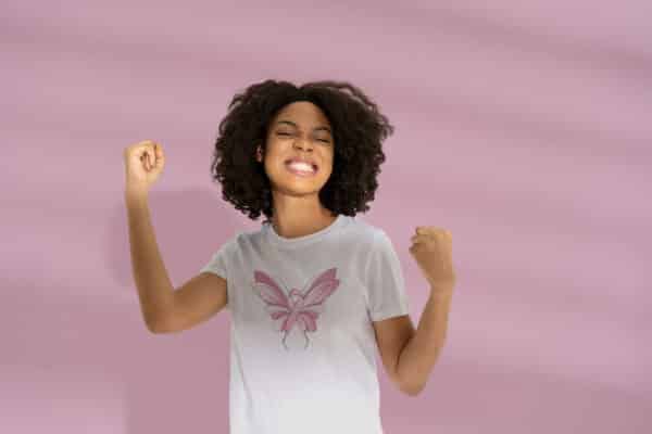 T-Shirt Octobre rose papillon – Image 3