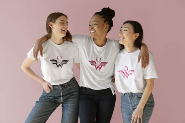 T-Shirt Octobre rose super woman rose – Image 4