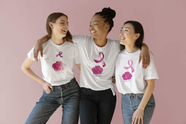 T-Shirt Octobre rose gants de boxe – Image 3