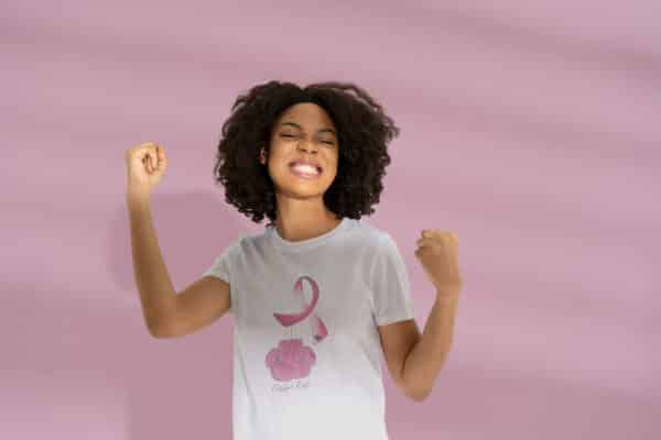 T-Shirt Octobre rose gant de boxe coeur – Image 3