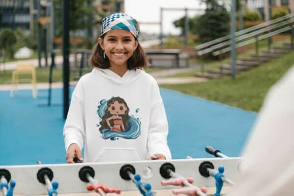 Sweat Capuche Disney : Restez au chaud avec magie et style – Image 2