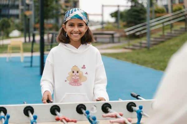 Sweat Capuche Disney : Restez au chaud avec magie et style – Image 4