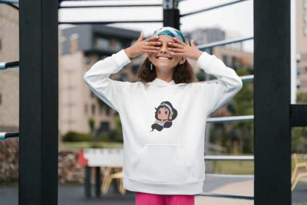 Sweat Capuche Disney : Restez au chaud avec magie et style – Image 8