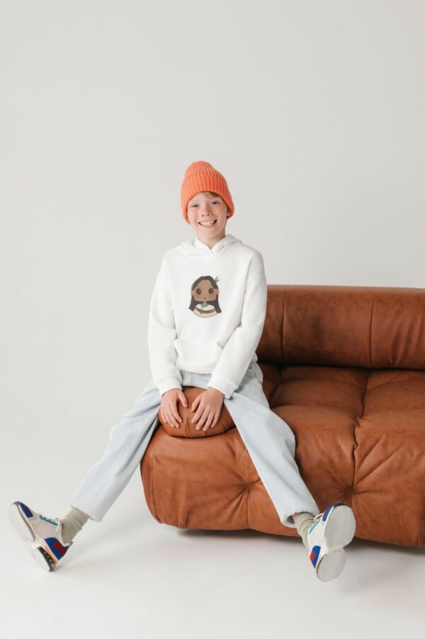 Sweat Capuche Disney : Restez au chaud avec magie et style – Image 11