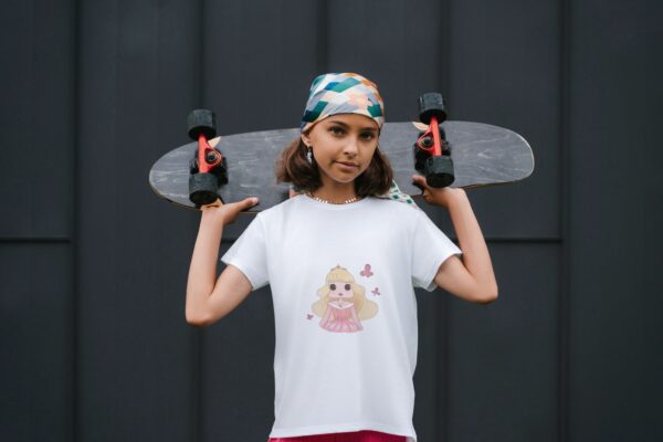 T-shirt Disney Pop : Ajoutez une touche féerique à votre look – Image 2