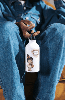 Objet coquette : gourde femme mignonne avec sac