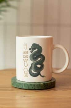 Aztèque symbole : mug dragon
